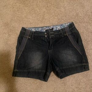 one 5 one Women's Dark Denim Shorts-Size 8